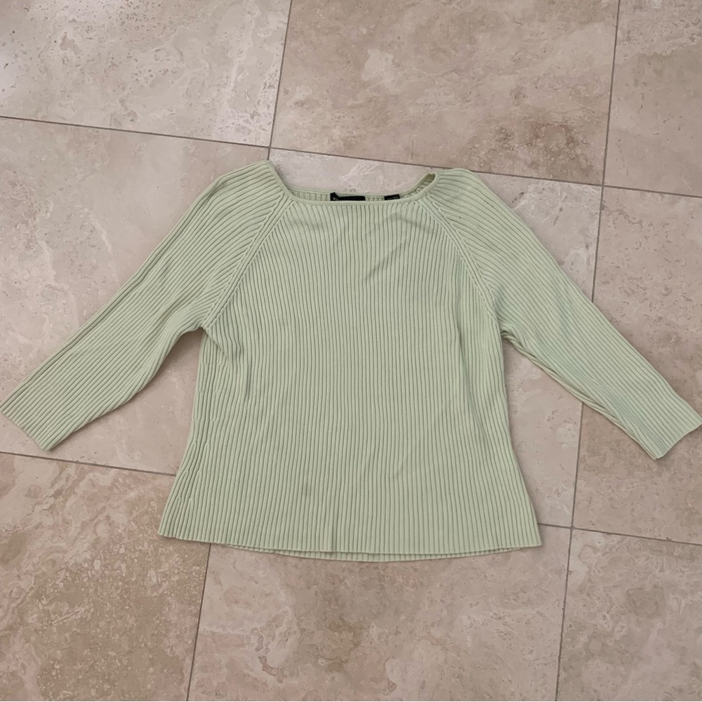 Women’s sweater top